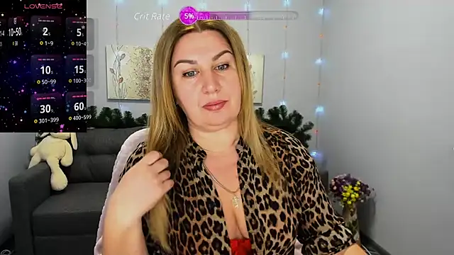 Snapshot of Lili_Crossi chatting on 12/17/24, 06:45 Lili Crossi online show from 12/17/24, 06:45