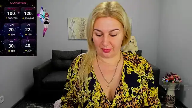 Snapshot of Lili_Crossi chatting on 09/30/25, 05:45 Lili Crossi online show from 09/30/25, 05:45
