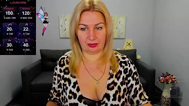 Snapshot of Lili_Crossi chatting on 10/15/25, 05:51 Lili Crossi online show from 10/15/25, 05:51