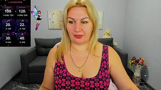 Lili Crossi online show from 11/13/25, 06:45