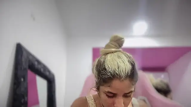 Susandolls online show from 11/10/25, 11:37