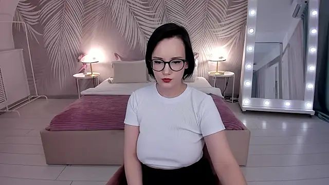 StellaGloww online show from 03/07/25, 11:29