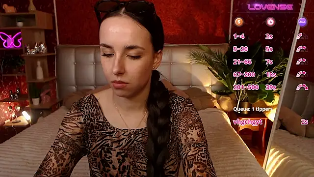 Snapshot of AuroraAksnesss chatting on 03/12/25, 05:38 AuroraAksnesss online show from 03/12/25, 05:38