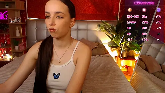 Snapshot of AuroraAksnesss chatting on 03/17/25, 08:29 AuroraAksnesss online show from 03/17/25, 08:29