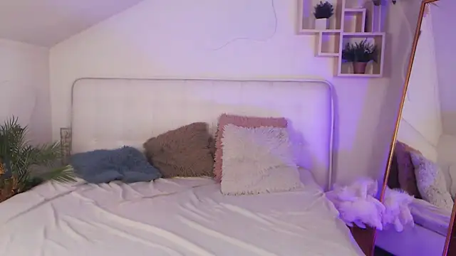 Snapshot of AuroraAksnesss chatting on 03/19/25, 06:12 AuroraAksnesss online show from 03/19/25, 06:12