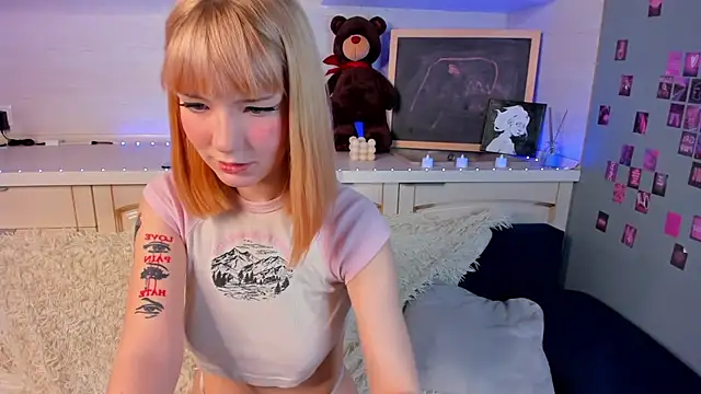 Linablueeyed online show from 01/31/25, 09:37