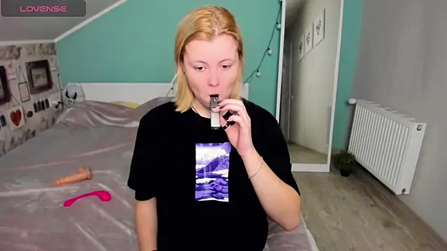 Snapshot of LillyDepp chatting on 01/07/25, 01:57 LillyDepp online show from 01/07/25, 01:57