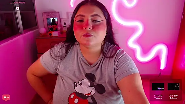 Snapshot of Rebeca_charme21 chatting on 12/13/24, 03:05 Rebeca charme21 online show from 12/13/24, 03:05