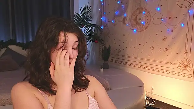 cherry lea online show from 12/17/24, 06:42