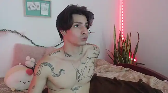 Apolo Hidalgo01 online show from 01/01/25, 05:00