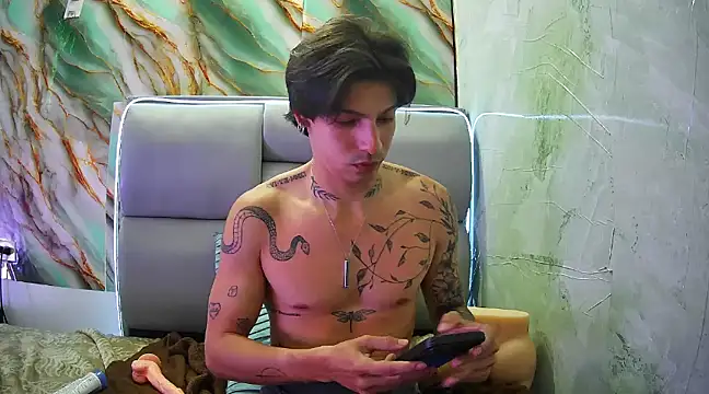 Apolo Hidalgo01 online show from 02/19/25, 07:38