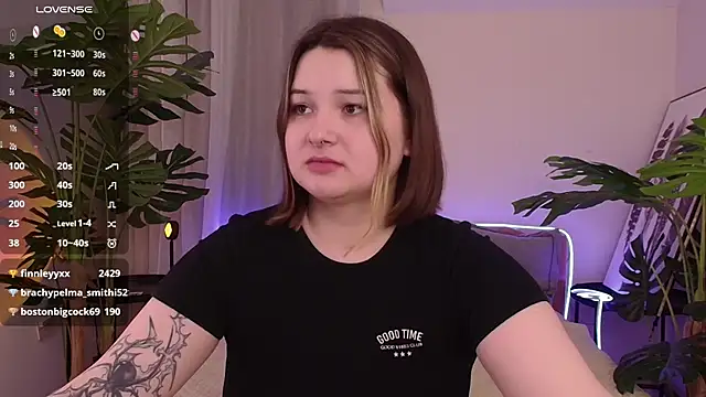 Snapshot of Alice_Walters chatting on 03/01/25, 10:10 Alice Walters online show from 03/01/25, 10:10