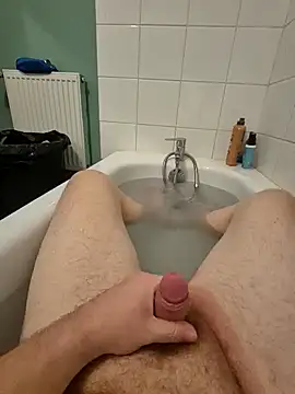 Snapshot of Ragnar-59 chatting on 12/14/25, 07:25 Ragnar-59 online show from 12/14/25, 07:25