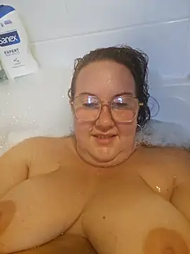 Snapshot of Bekahblows chatting on 10/08/25, 05:21 Bekahblows online show from 10/08/25, 05:21