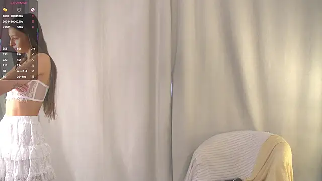Snapshot of GeorginaCurvin chatting on 05/04/26, 11:01 GeorginaCurvin online show from 05/04/26, 11:01
