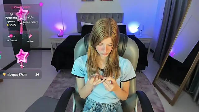 Nora Vennucci online show from 03/04/25, 07:01