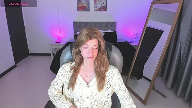 Nora Vennucci online show from 03/15/25, 10:44