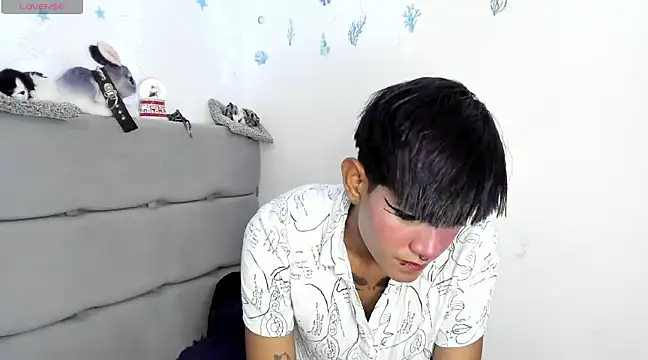 Snapshot of andrew_uwu_ chatting on 01/13/25, 10:35 andrew uwu online show from 01/13/25, 10:35