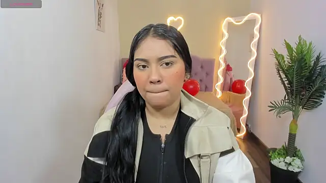 kendra tay online show from 02/21/25, 03:01