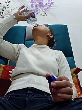 Snapshot of Aleena_Rai chatting on 12/07/24, 06:37 Aleena Rai online show from 12/07/24, 06:37