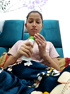 Snapshot of Aleena_Rai chatting on 12/12/24, 05:26 Aleena Rai online show from 12/12/24, 05:26