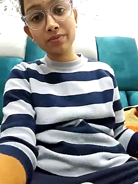 Snapshot of Aleena_Rai chatting on 12/18/24, 10:35 Aleena Rai online show from 12/18/24, 10:35