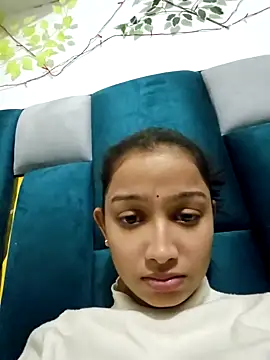 Snapshot of Aleena_Rai chatting on 12/20/24, 07:17 Aleena Rai online show from 12/20/24, 07:17