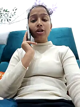 Snapshot of Aleena_Rai chatting on 12/21/24, 01:10 Aleena Rai online show from 12/21/24, 01:10