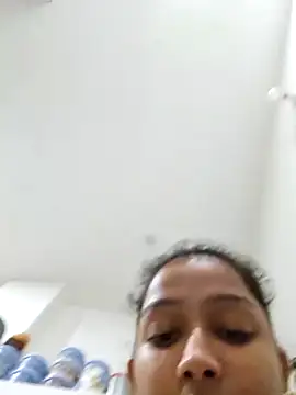 Snapshot of Aleena_Rai chatting on 12/28/24, 06:40 Aleena Rai online show from 12/28/24, 06:40