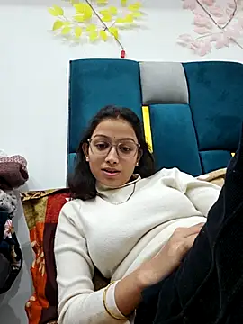 Snapshot of Aleena_Rai chatting on 02/22/25, 06:19 Aleena Rai online show from 02/22/25, 06:19