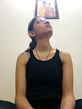 Snapshot of Aleena_Rai chatting on 03/07/25, 05:38 Aleena Rai online show from 03/07/25, 05:38