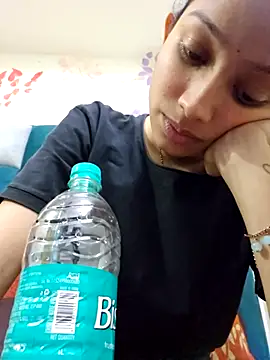 Snapshot of Aleena_Rai chatting on 03/09/25, 05:49 Aleena Rai online show from 03/09/25, 05:49