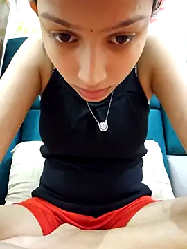 Snapshot of Aleena_Rai chatting on 03/21/25, 06:18 Aleena Rai online show from 03/21/25, 06:18