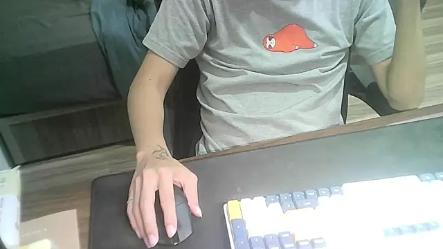 Snapshot of Ryan67533 chatting on 11/07/25, 12:27 Ryan67533 online show from 11/07/25, 12:27