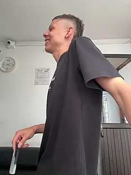 Snapshot of Daddyrich_632 chatting on 02/04/26, 07:20 Daddyrich 632 online show from 02/04/26, 07:20