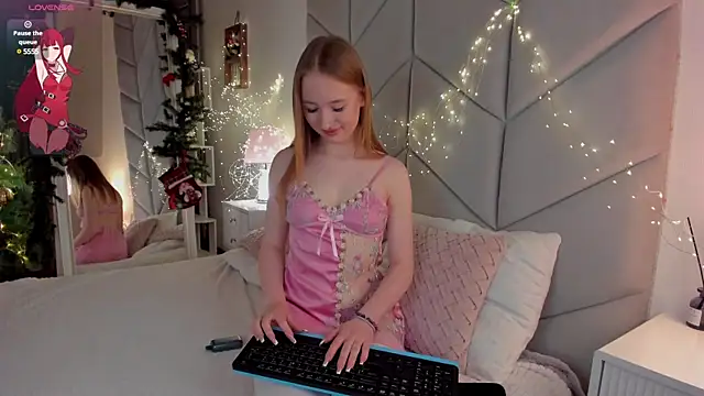 Snapshot of Jessie_Roy chatting on 12/23/24, 09:08 Jessie Roy online show from 12/23/24, 09:08