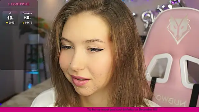 Snapshot of LinaSiren chatting on 12/08/24, 06:33 LinaSiren online show from 12/08/24, 06:33