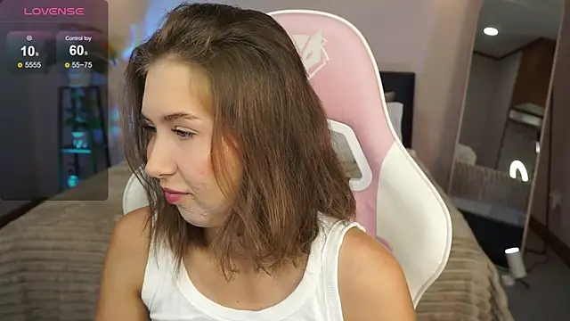 Snapshot of LinaSiren chatting on 12/14/24, 03:18 LinaSiren online show from 12/14/24, 03:18