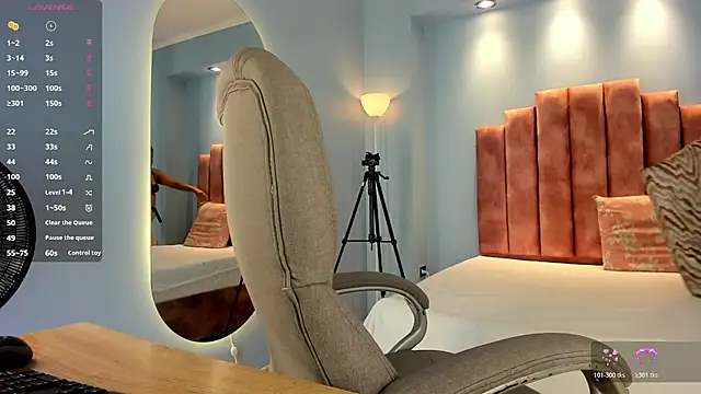 Snapshot of lou_rosse_ chatting on 02/18/26, 07:54 lou rosse online show from 02/18/26, 07:54