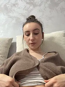 viviandaimond1 online show from 11/20/25, 04:40