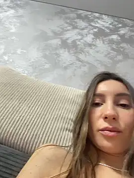 viviandaimond1 online show from 12/13/25, 08:04