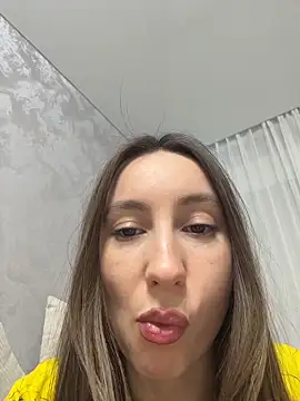 Snapshot of viviandaimond1 chatting on 02/05/26, 07:51 viviandaimond1 online show from 02/05/26, 07:51