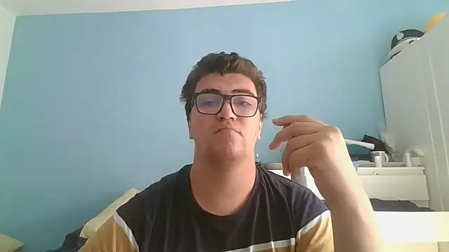 Snapshot of sorolla12 chatting on 10/16/25, 01:12 sorolla12 online show from 10/16/25, 01:12