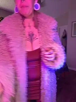 GoldieBakeman online show from 10/31/25, 06:42