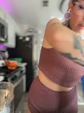 GoldieBakeman online show from 12/05/25, 07:32