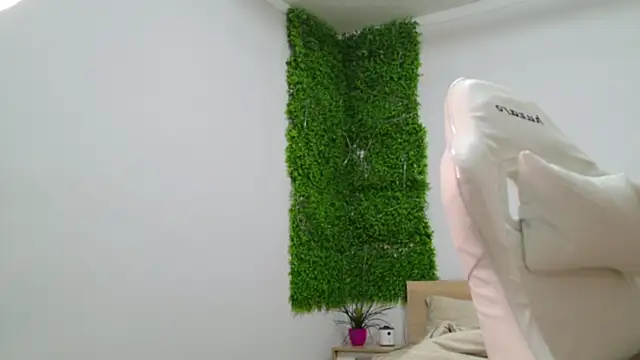 Lorennameliyy online show from 02/13/25, 08:03