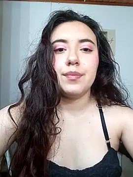 Snapshot of Emi_chik chatting on 10/02/25, 10:55 Emi chik online show from 10/02/25, 10:55