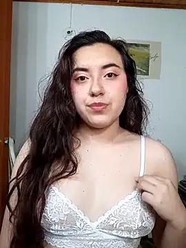 Snapshot of Emi_chik chatting on 10/19/25, 10:16 Emi chik online show from 10/19/25, 10:16