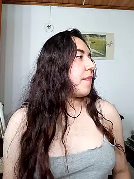 Snapshot of Emi_chik chatting on 10/23/25, 10:47 Emi chik online show from 10/23/25, 10:47