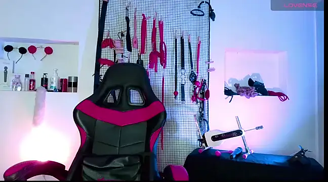 Megaan Greey online show from 01/19/25, 09:23